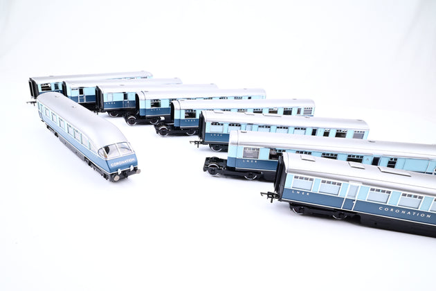 LNER OO Gauge Coronation 9 Car Set - Boxed