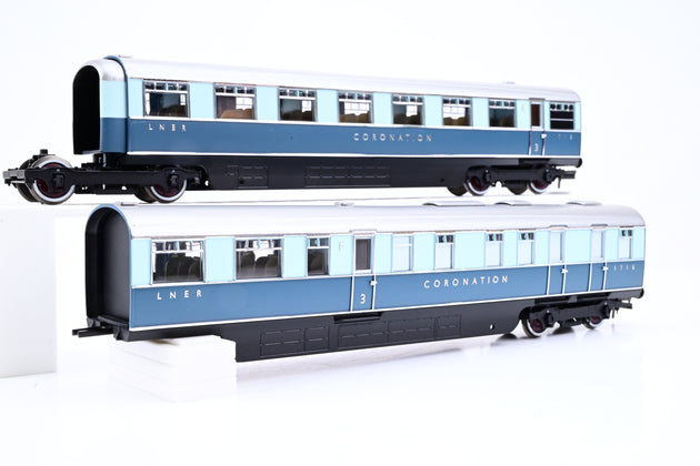LNER OO Gauge Coronation 9 Car Set - Boxed