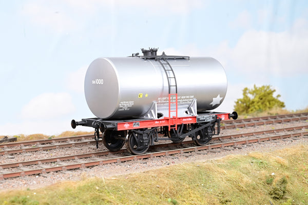Dapol O Gauge 7F-062-001 'British Petroleum' Silver Class A Anchor Mounted Tank Wagon No.SM1000 - Boxed