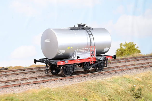 Dapol O Gauge 7F-062-001 'British Petroleum' Silver Class A Anchor Mounted Tank Wagon No.SM1000 - Boxed