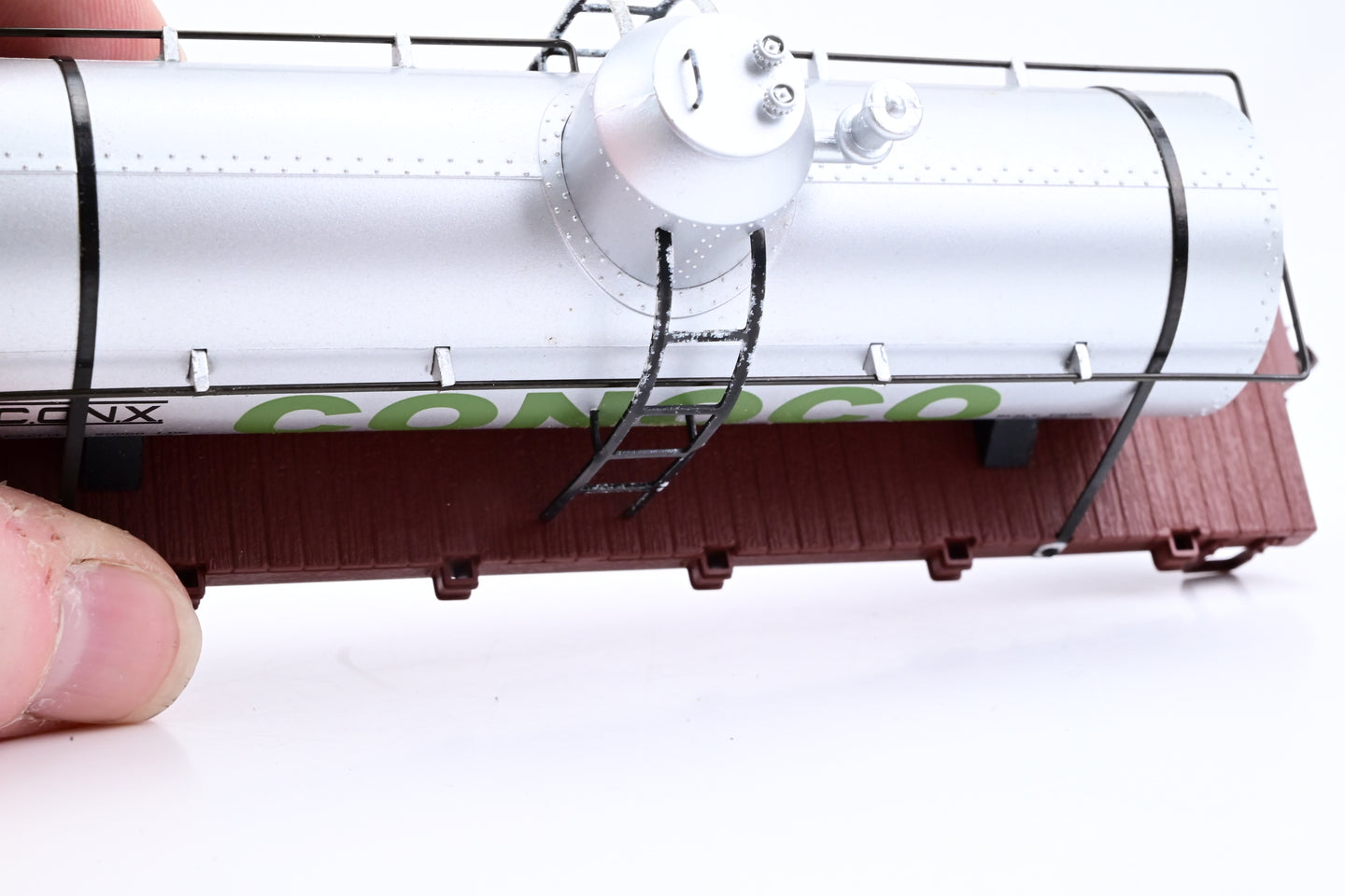 Spectrum On30 27147 'Conoco' Tank Car - Boxed