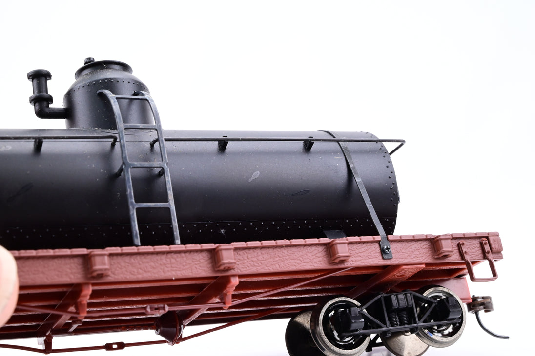 Spectrum On30 27199 Black Unlettered Tank Car - Boxed