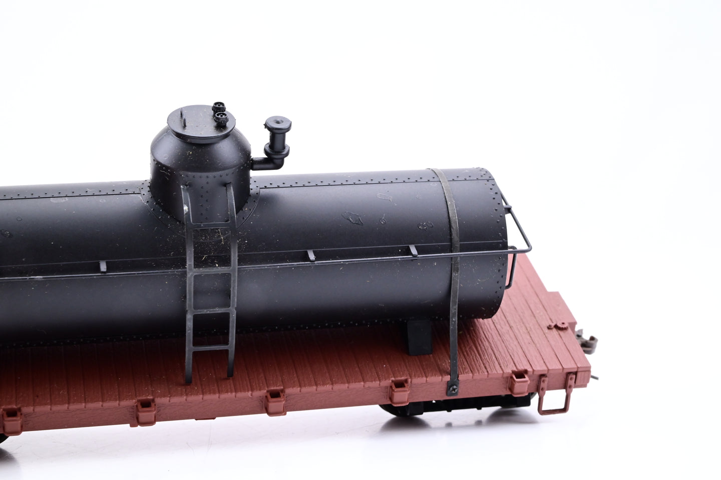 Spectrum On30 27199 Black Unlettered Tank Car - Boxed