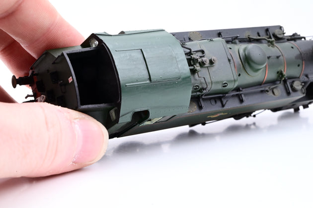 Bachmann OO Gauge 31-976 Standard 3MT Tank BR Lined Green Late Crest No.82005 - Unboxed