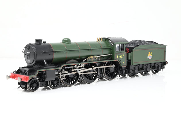 Hornby OO Gauge R2921 BR Green 4-6-0 Class B17/1 'Thorpe Hall' Early Emblem No.61637 - Boxed