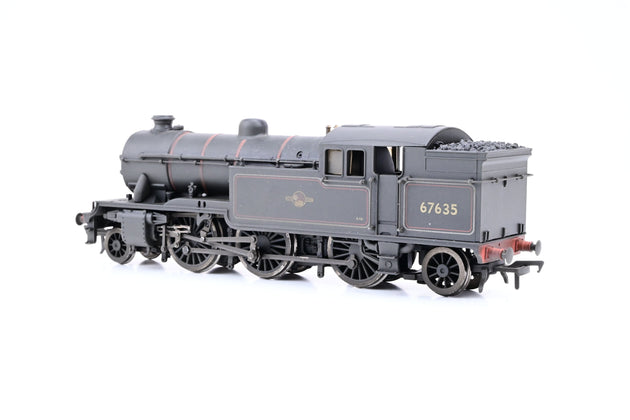 Bachmann OO Gauge 31-611 V1 Tank BR Lined Black Late Crest with Straight Sided Bunker (Weathered) No.67635 - Boxed