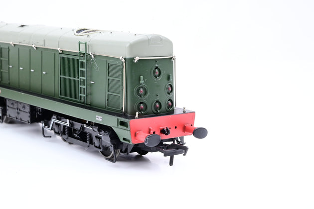 Bachmann OO Gauge 32-027 Class 20 Diesel BR Green w/ Indicator Discs No.D8000 - Boxed