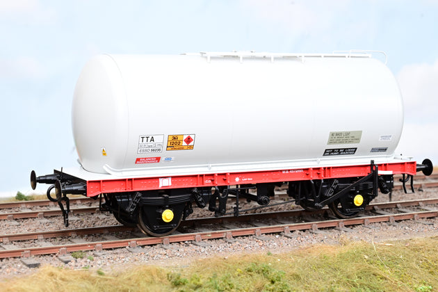 Dapol O Gauge 7F-064-009 TTA 45 Tank Wagon Esso Grey No.6045 - Boxed