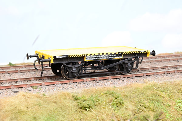 Dapol O Gauge BR Conflat Repainted into a Class 03 Shunter's Truck