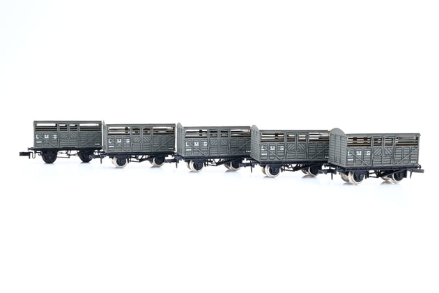Graham Farish N Gauge Rake of 5 LMS Cattle Wagons