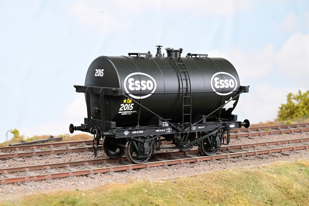 Dapol O Gauge ESSO Black Tank Wagon No.2015 - Boxed