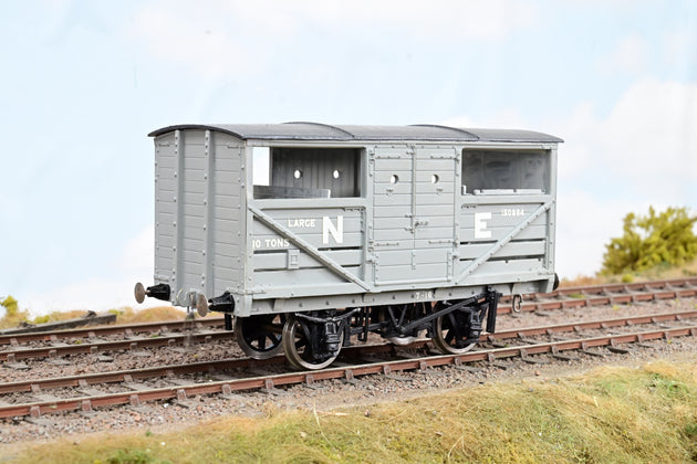 Parkside Dundas O Gauge PS05 LNER Cattle Truck LNER Grey No.150864 - Boxed