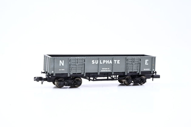 Graham Farish N Gauge 373-425 50 Ton Bogie Sulphate Wagon NE No.164852 - Boxed