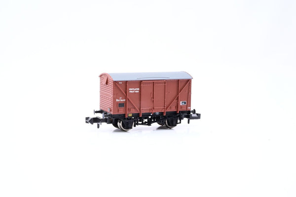 Graham Farish N Gauge 373-751A 12 Ton Fruit Van Bauxite No.B875640 - Boxed