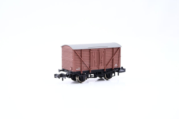 Graham Farish N Gauge 373-700A 12 Ton Ventilated Box Van Planked Sides BR Bauxite No.B872042 - Boxed