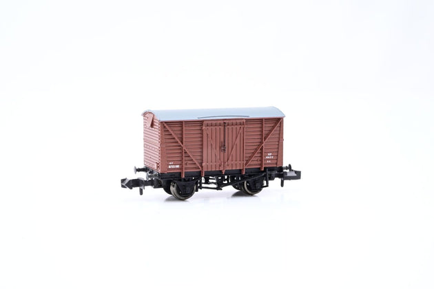 Graham Farish N Gauge 373-726 10 Ton Insulated Box Van Planked Sides BR Bauxite No.B755180 - Boxed