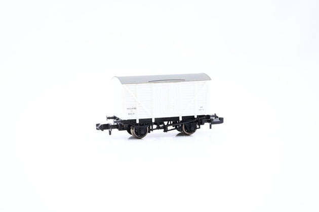 Graham Farish N Gauge 373-725 12 Ton Insulated Box Van Planked Sides White No.B872187 - Boxed