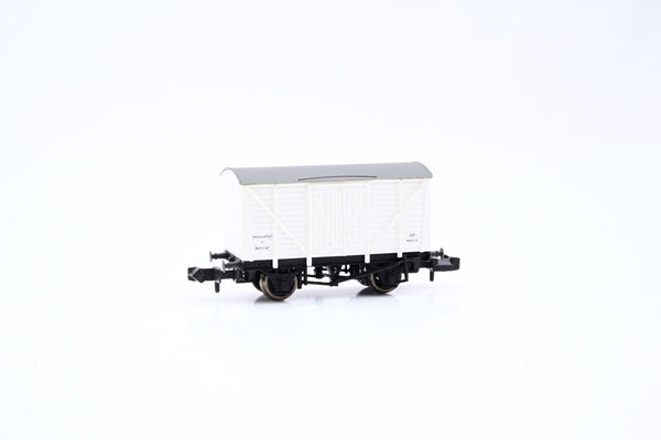 Graham Farish N Gauge 373-725 12 Ton Insulated Box Van Planked Sides White No.B872187 - Boxed