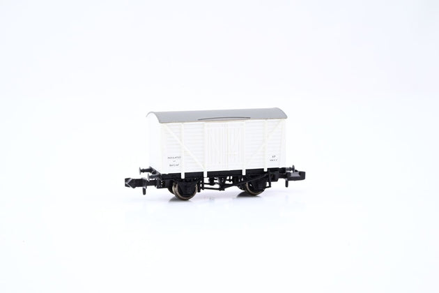 Graham Farish N Gauge 373-725 12 Ton Insulated Box Van Planked Sides White No.B872187 - Boxed
