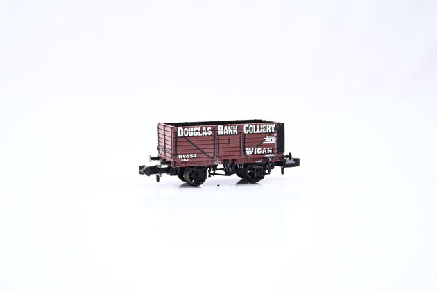 Graham Farish N Gauge 377-076 7 Plank End Door Wagon 'Douglas Bank Colliery' No.454 - Boxed