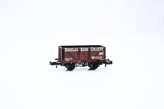 Graham Farish N Gauge 377-076 7 Plank End Door Wagon 'Douglas Bank Colliery' No.454 - Boxed