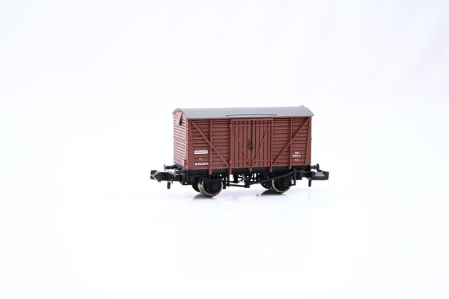 Graham Farish N Gauge 373-726A 10 Ton Insulated Box Van Planked Sides BR Bauxite No.B762318 - Boxed