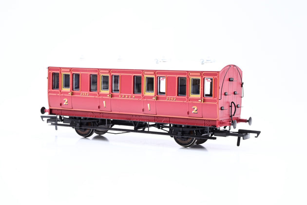 Hattons OO Gauge H4-4C12-401L 4 Wheel Composite (1st/2nd) SECR Livery (Working Lights) No.2062 - Boxed