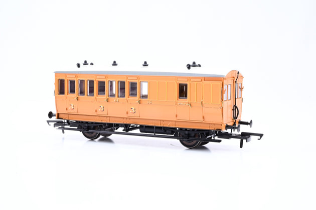 Hattons OO Gauge H4-4BT 1001A 4 Wheel Brake 3rd GER Chocolate Brown No.16 - Boxed
