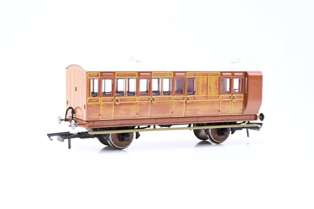 Hornby OO Gauge R40416 IoWCR 4 Wheel Brake 3rd Class Coach No.12 - Boxed