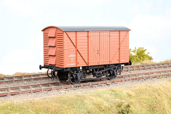 Dapol O Gauge 7F-056-014 BR Bauxite 'Ale' 12T Ventilated Goods Van w/ Planked Sides No.B870077 - Boxed