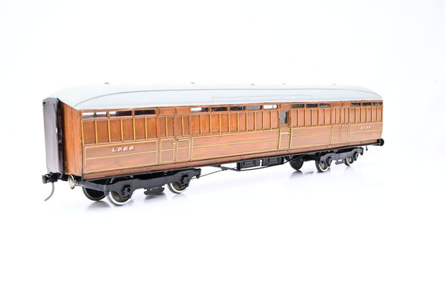 Kit Built O Gauge Rake of 4 LNER Teak Gresley Coaches - Unboxed