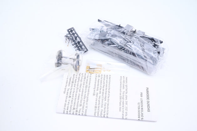 Parkside Dundas O Gauge PS09 LMS Ventilated Van w/ Corrugated Ends Diag.D182A Unbuilt Kit - Boxed