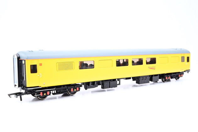 Hornby OO Gauge R4901 Network Rail Mk2F 2nd Open Coach No.977997