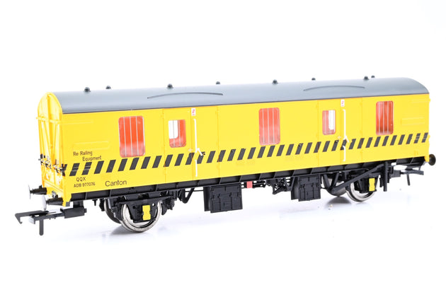 Bachmann OO Gauge 39-554Z Mk1 QQX (ex-CCT) BR Re-Railing Equipment Coach No.ABD977076 - Boxed