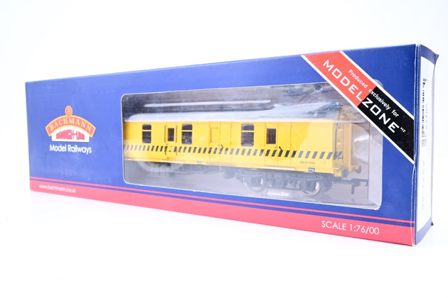 Bachmann OO Gauge 39-175Y BR Mk1 BG Coach Network Rail Yellow  - No.ABD977096 - Boxed