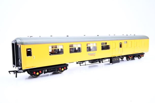 Bachmann OO Gauge 39-370Z BR Mk2A Coach Network Rail Yellow No.DB977337 - Boxed