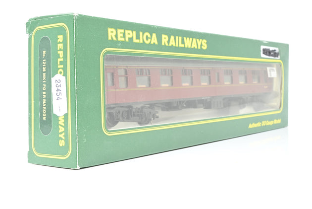 Replica Railways OO Gauge 12136 BR Mk1 FO BR Maroon No.SC3102 - Boxed