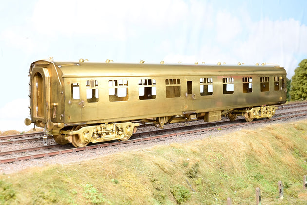 Sancheng O Gauge Unpainted Brass Mk1 Composite Corridor Coach - Aftermarket Box