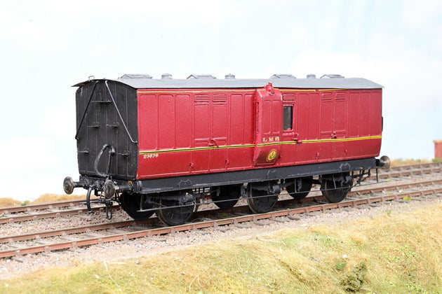 Kit Built O Gauge LMS Crimson ex-MR 6-Wheel Passenger Luggage Brake Coach No.23679 - Unboxed