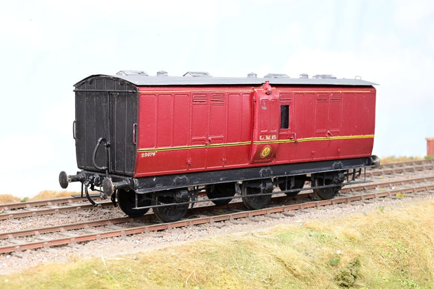 Kit Built O Gauge LMS Crimson ex-MR 6-Wheel Passenger Luggage Brake Coach No.23679 - Unboxed