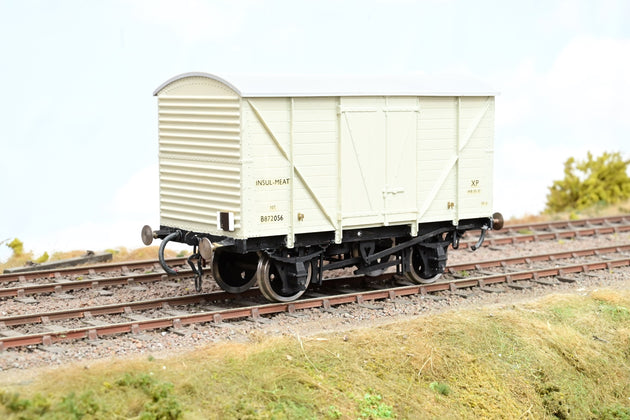 Kit Built O Gauge BR White 'Insul-Meat' Insulated Meat Van No.B872056 - Boxed