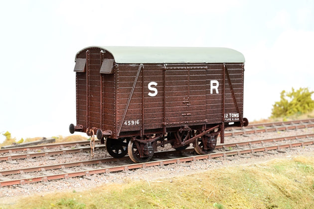 Kit Built O Gauge SR Brown 12T Ventilated Goods Van No.45916 - Boxed