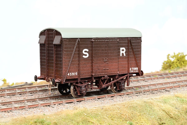 Kit Built O Gauge SR Brown 12T Ventilated Goods Van No.45916 - Boxed