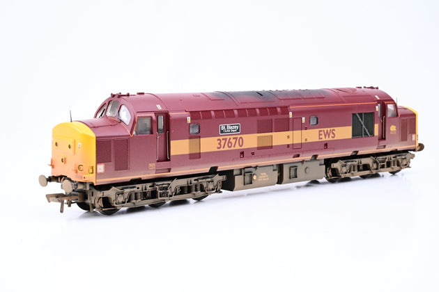 Bachmann OO Gauge 32-381Z Class 37/5 Diesel EWS No.37670 'St. Blazey T&RS Depot' - Factory Weathered, Boxed