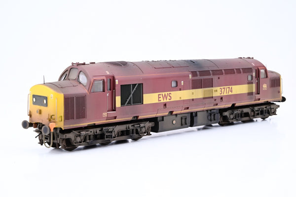 Bachmann OO Gauge 32-786 Class 37/0 Diesel EWS Domino Headcode No.37174 - TMC Weathered, Boxed