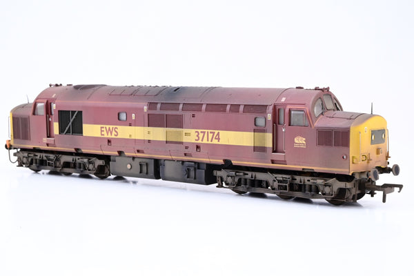 Bachmann OO Gauge 32-786 Class 37/0 Diesel EWS Domino Headcode No.37174 - TMC Weathered, Boxed
