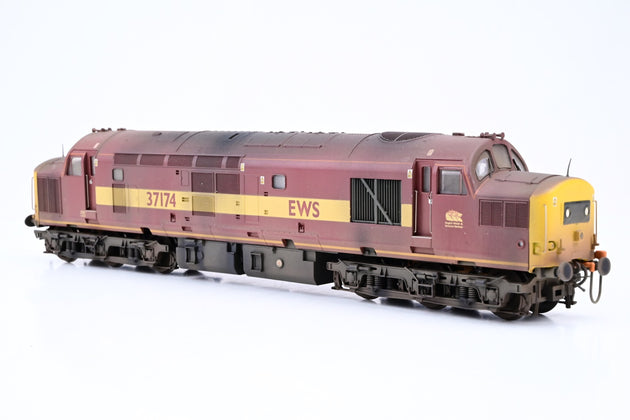 Bachmann OO Gauge 32-786 Class 37/0 Diesel EWS Domino Headcode No.37174 - TMC Weathered, Boxed
