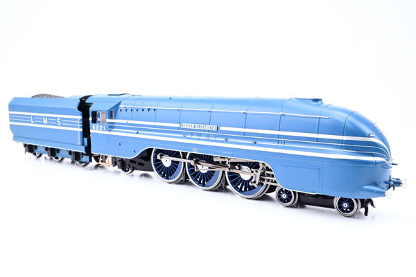 Hornby OO Gauge R3626 LMS Streamlined Princess Coronation Class 'Queen Elizabeth' No.6221 - Boxed