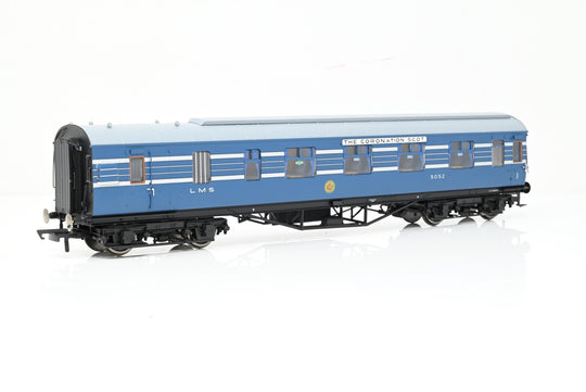 Hornby OO Gauge R4961 LMS Stanier Coronation Scot 57" BFK Coach (w/ Lights) No.5052 - Boxed