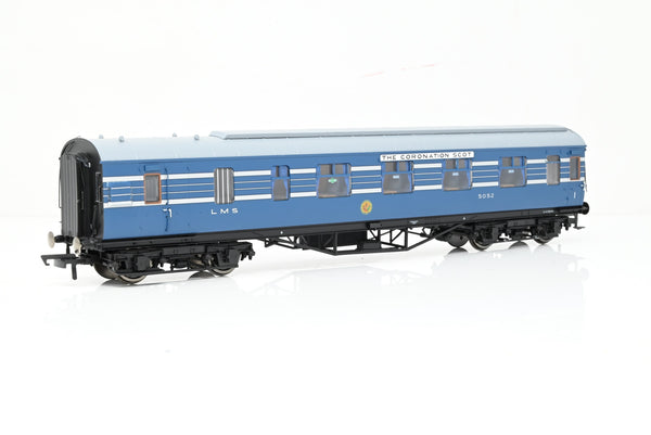 Hornby OO Gauge R4961 LMS Stanier Coronation Scot 57" BFK Coach (w/ Lights) No.5052 - Boxed